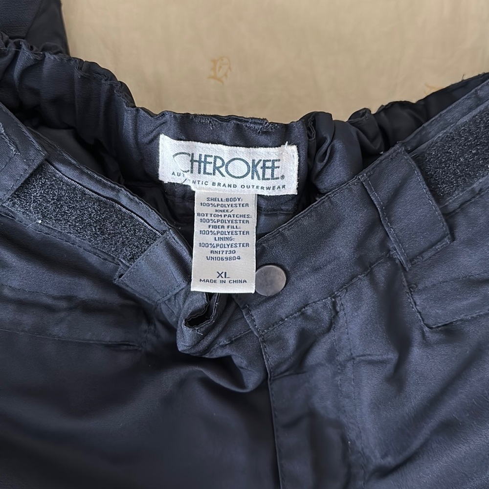 Cherokee snow ski black adjustable pant Youth XL fit up to women’s small/medium